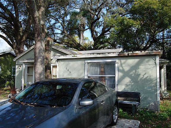3rd image of 1608 E Linden Ave