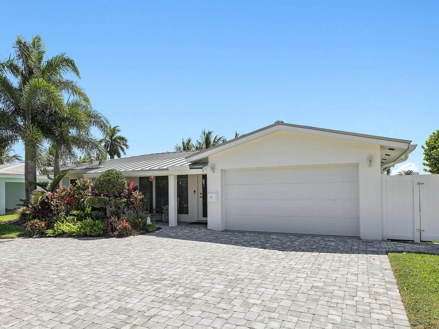 3 bed, 2.0 bath, 1770 sqft, $8,000 — Photo 1