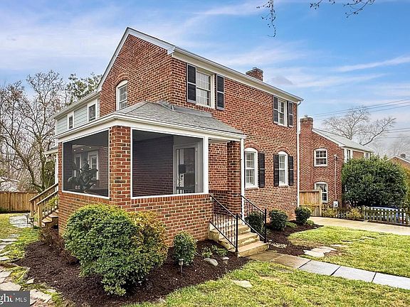 3rd image of 2705 N Florida St