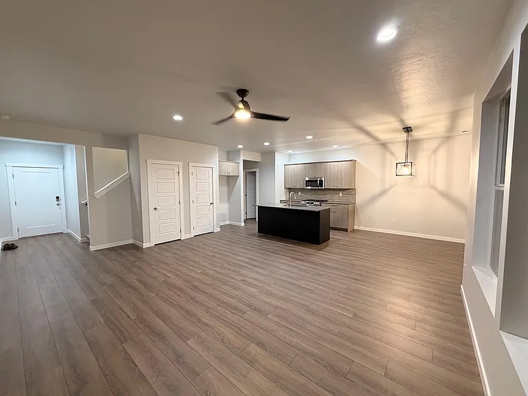 4939 S Amorita Ave — Photo 8