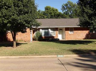 1729 S Johnson St, Enid, OK 73703