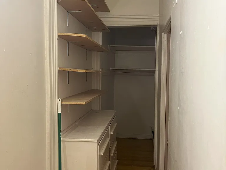1259 N York St #5 — Photo 6