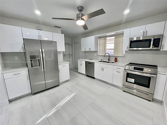 4th image of 2751 SW 21st Ter #2751