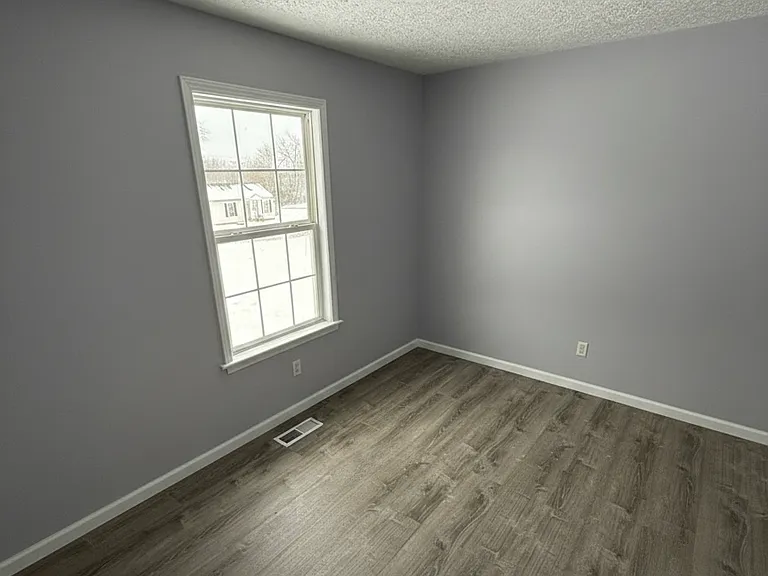 209 N Center St — Photo 8