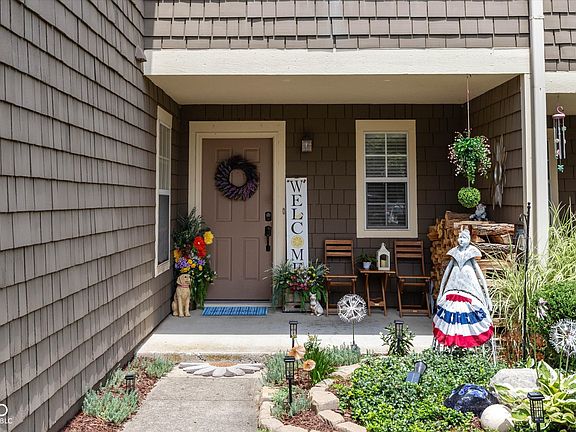 2nd image of 7454 Quincy Ct