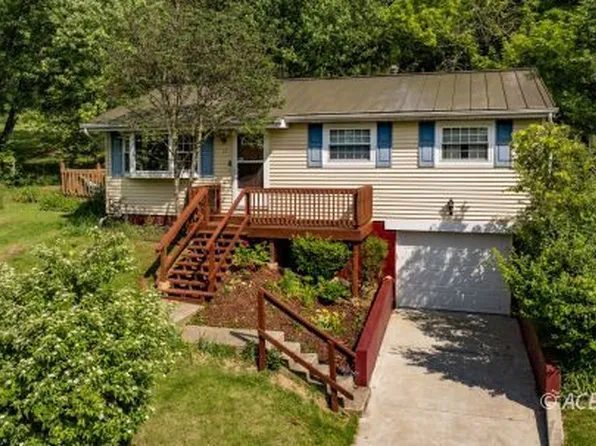 15 Berkley Dr, Athens, OH 45701