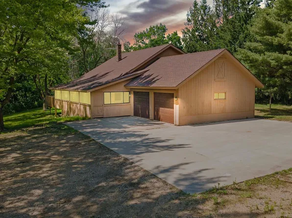 11606 235th St E, Lakeville, MN 55044