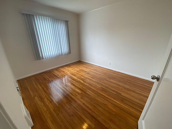 3rd image of 879 37th Ave