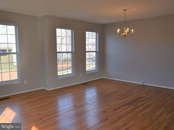 5th image of 11417 Abner Ave