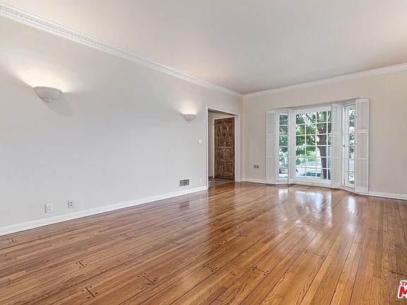 3rd image of 9363 Charleville Blvd