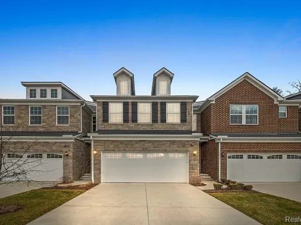 1442 Superior Dr, Milford, MI 48381