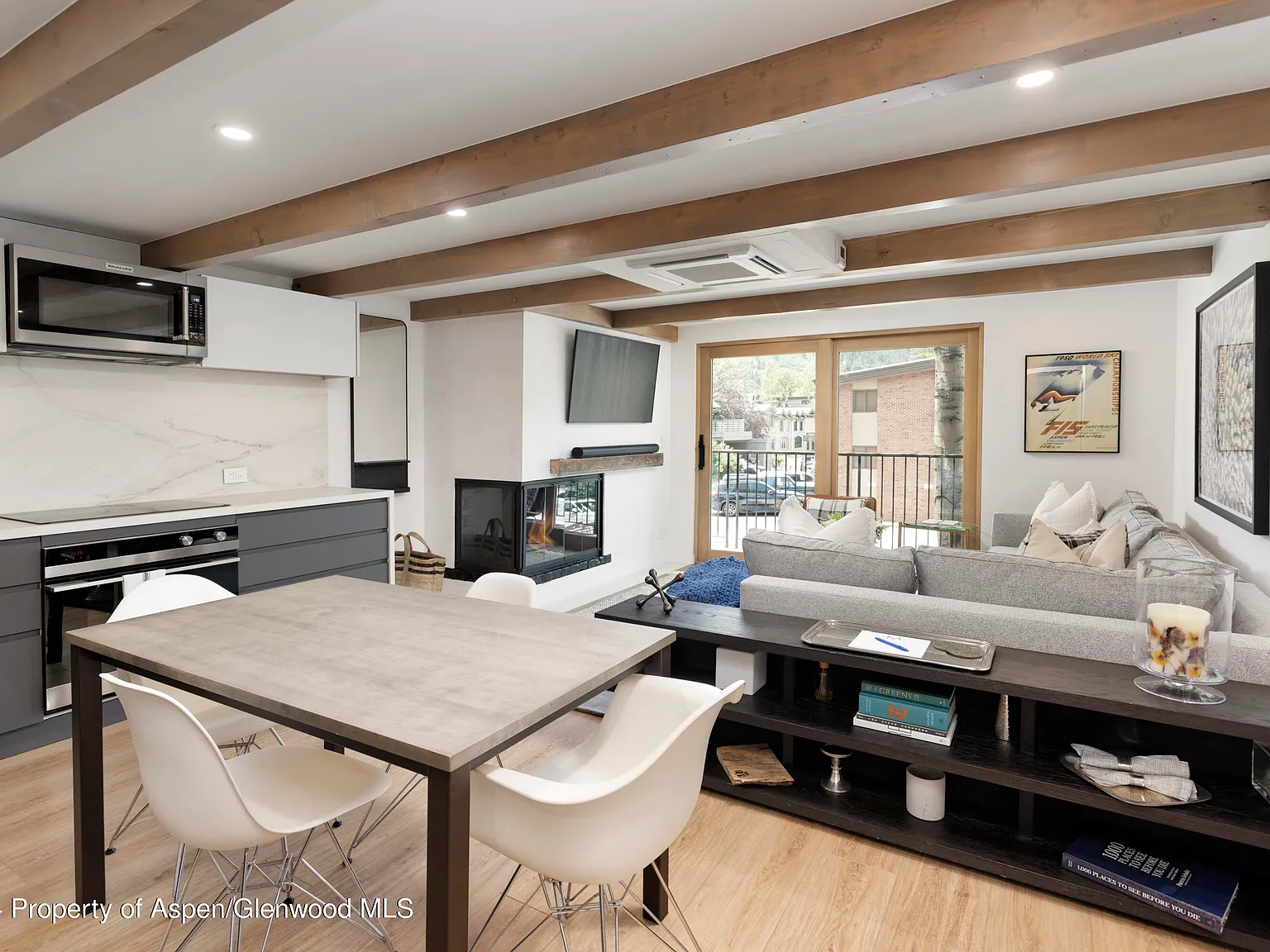 2 bed, 830 sqft, $17,000 — Photo 2