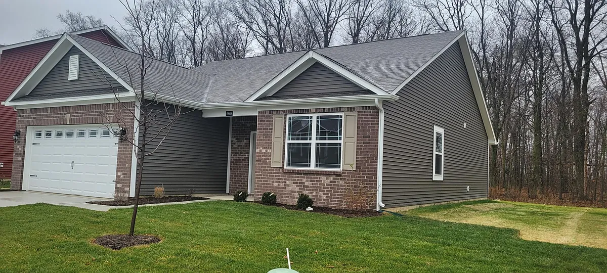 Side view of the house - 6669 Dunkirk Dr