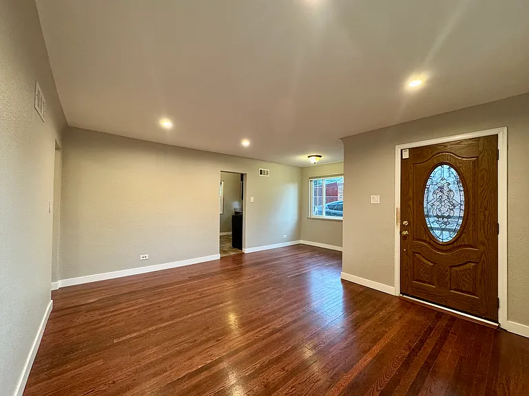 2910 Ivy St — Photo 2