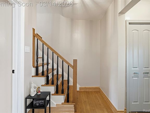 5th image of 2211 Crooks Rd