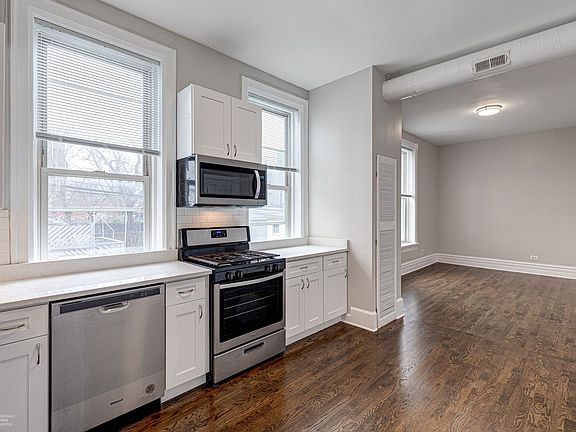 2nd image of 1913 W Cortland St #1R