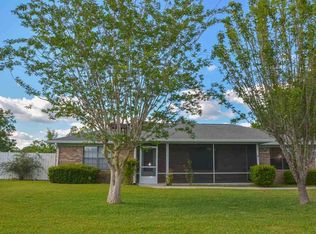 700 Cricket Cir, Cantonment, FL 32533