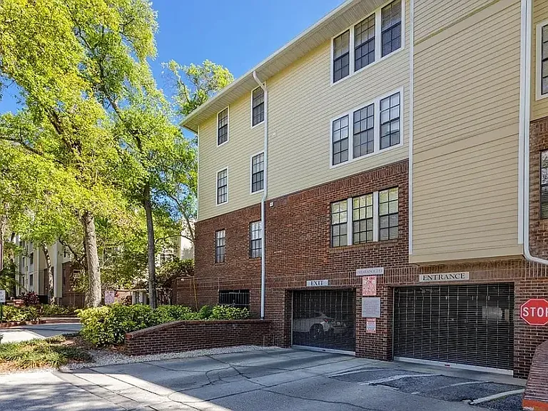 1000 W Horatio St — Photo 3