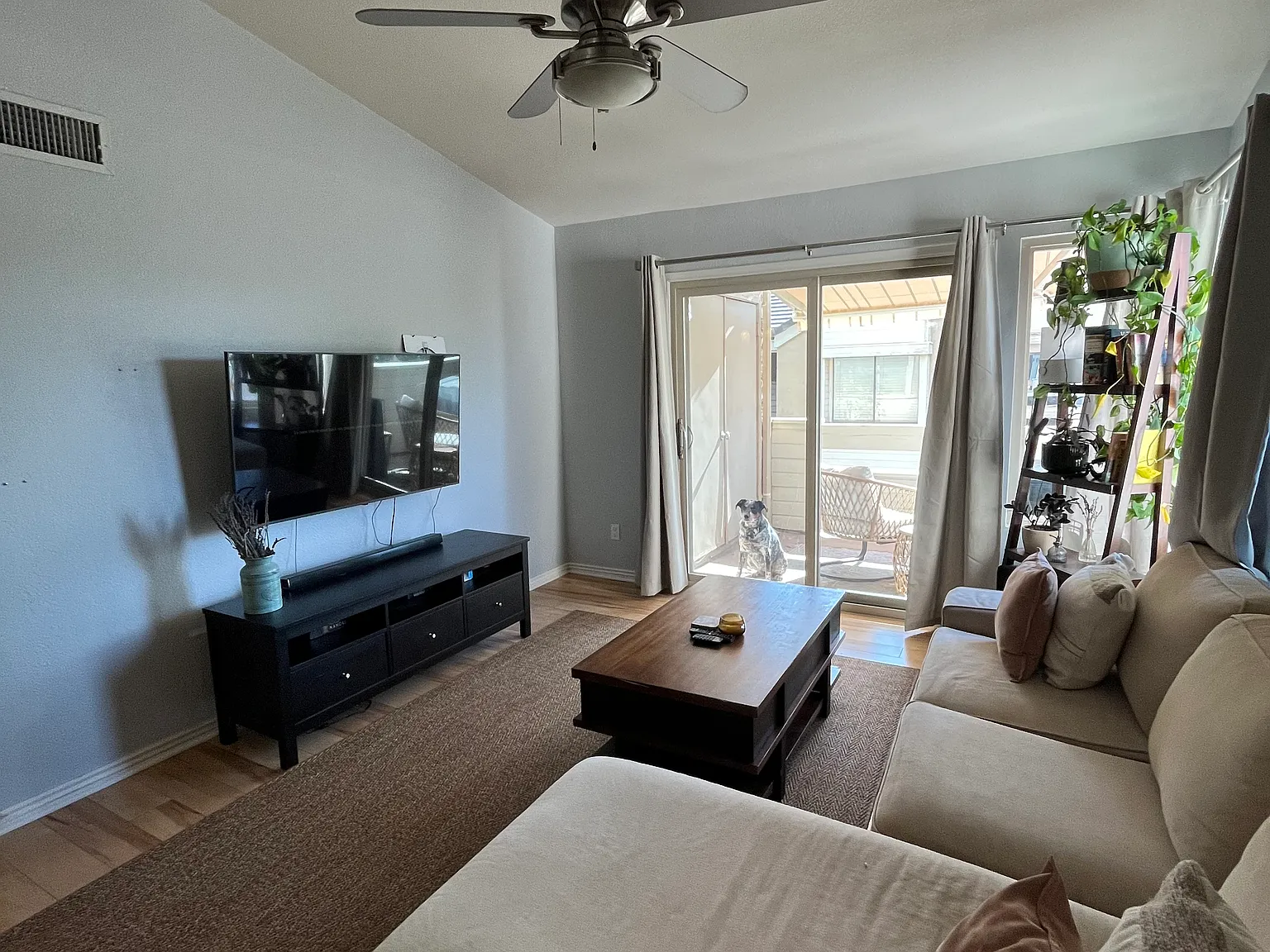 2 bed, 1004 sqft, $2,000 — Photo 2