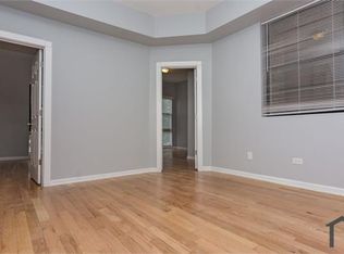 71 E 56th St, Chicago, IL 60637