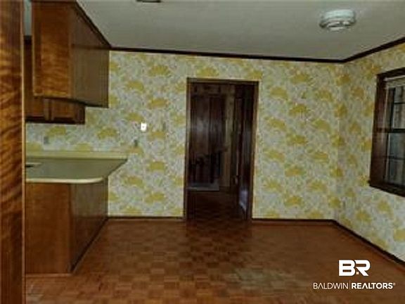 4th image of 102 Dolive Blvd