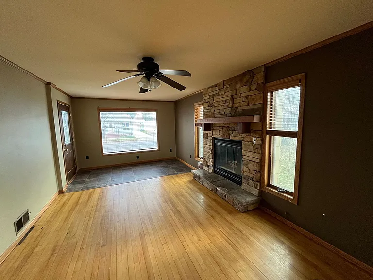 1014 S 10th Ave — Photo 1