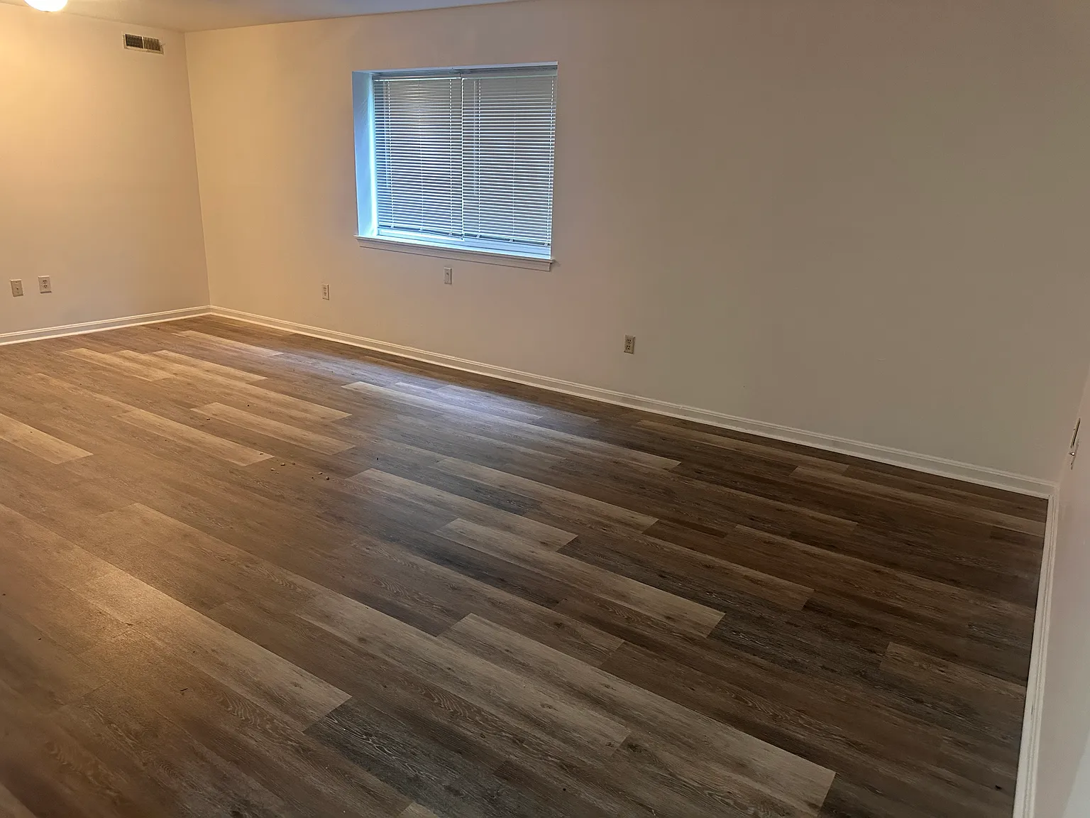 2 bed, 900 sqft, $1,150 — Photo 3