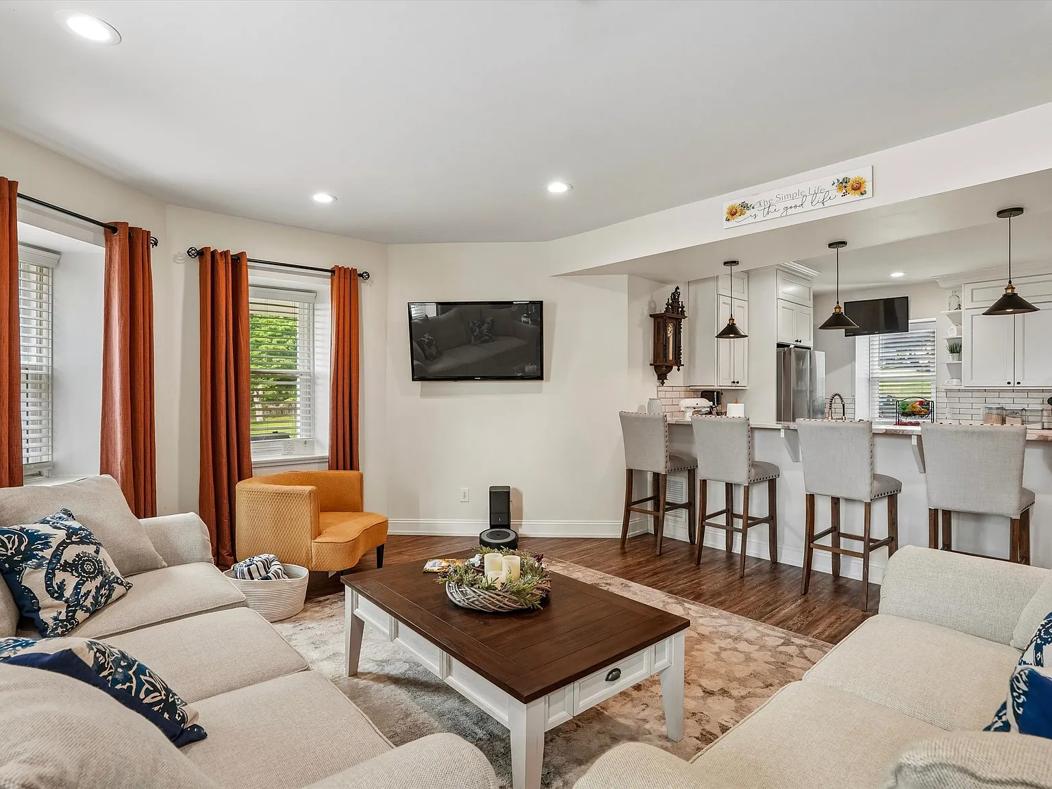 3 bed, 2.5 bath, 2811 sqft, $3,800 — Photo 4