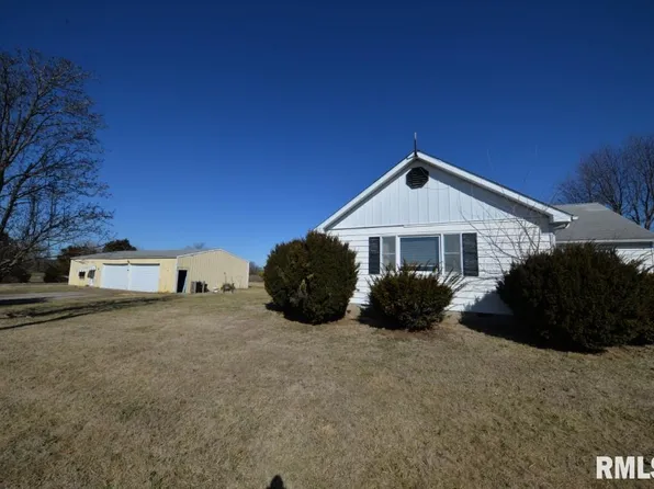 10616 E Freesia Rd, Mount Vernon, IL 62864