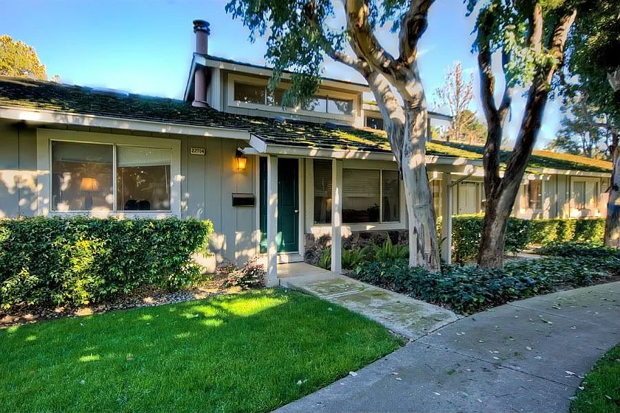 22764 Majestic Oak Way photo 1