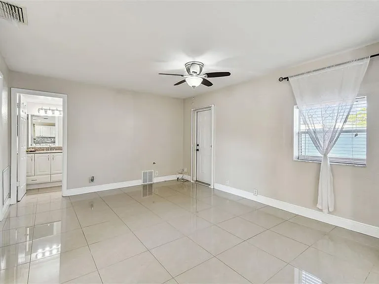 12252 Eldon Dr — Photo 37