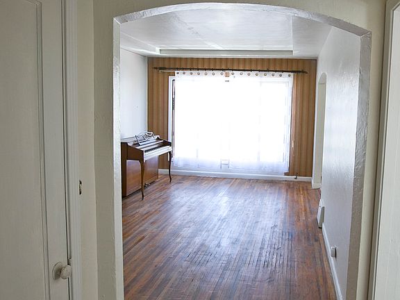 5th image of 67 W Cavour St