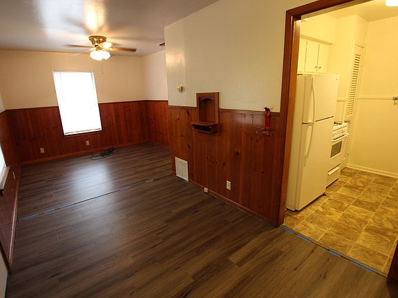 2nd image of 420 1/2 Hudson St