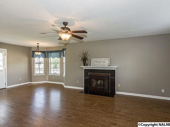 4th image of 2519 Reabok Cir SE