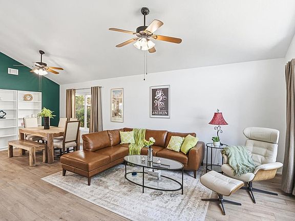 3rd image of 2201 Amber Ln