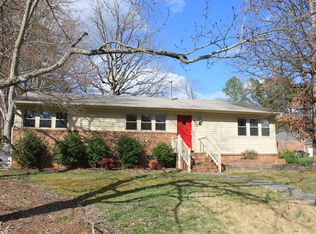 413 Pinecroft Dr, Raleigh, NC 27609