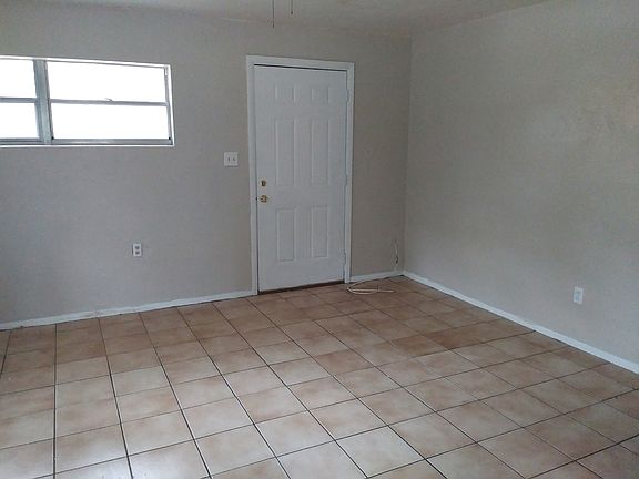 4th image of 1630 SE 12th Ave