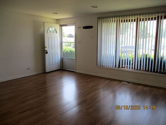 4th image of 8813 S Komensky Ave