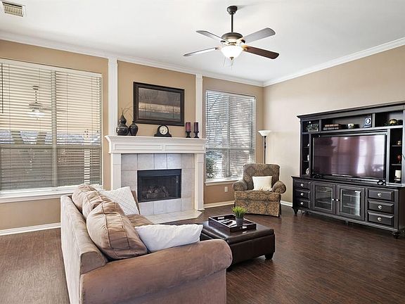 3rd image of 4304 Angelina Dr