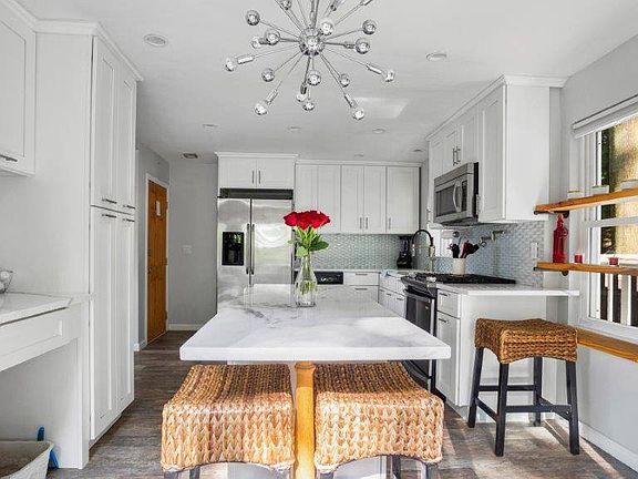 5th image of 16 Cassidy Pl #64/132