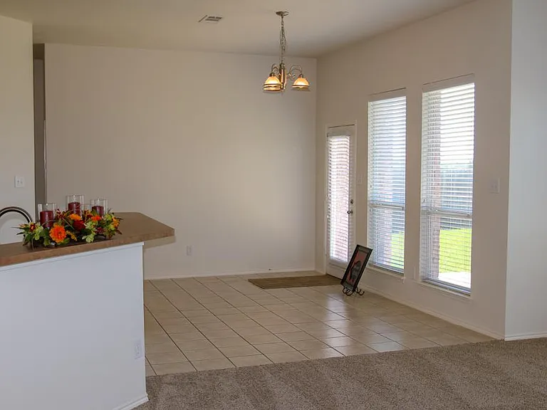 6416 Meadowcrest Ln — Photo 10