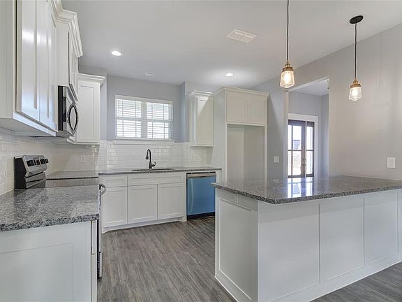 4th image of 107 Byrom Ct