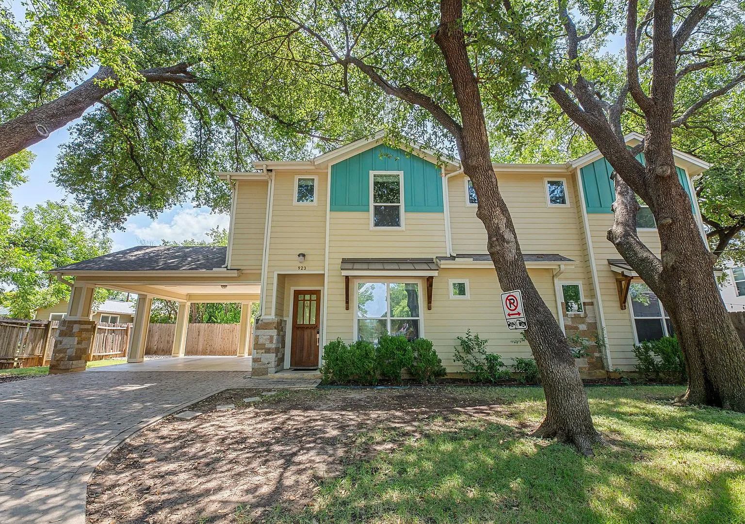 Ut Pre-Lease: Central Austin 6-Bedroom Home With High-End Finishes & Large Fenced Turf Yard — Photo 1