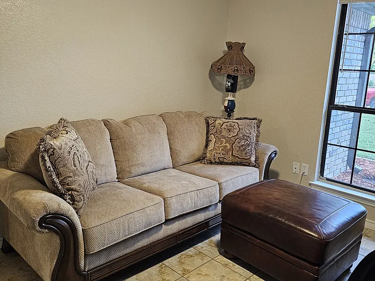 101 E Blancas Dr — Photo 4