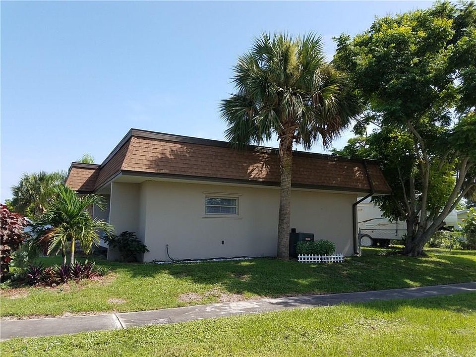 2nd image of 943 Schumann Dr