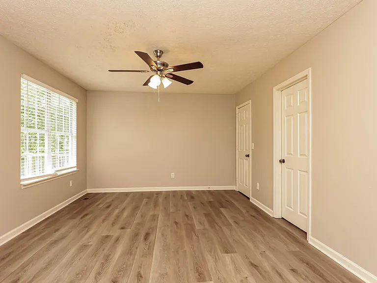 1610 Cedar Tree Ln — Photo 8