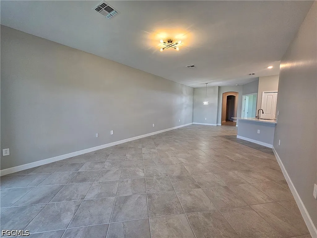 2 bed, 2.0 bath, 1564 sqft, $1,900 — Photo 4