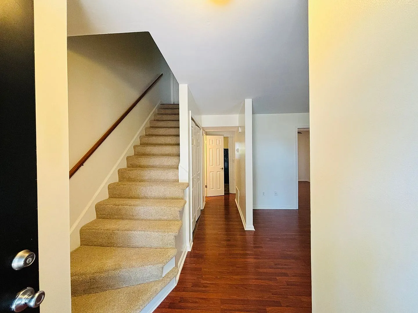 3 Bedroom, 2 Bath Townhouse — Photo 2