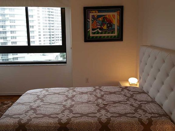 3rd image of 1330 West Ave APT 605