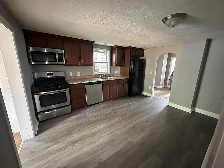 21 Girard Ave — Photo 4